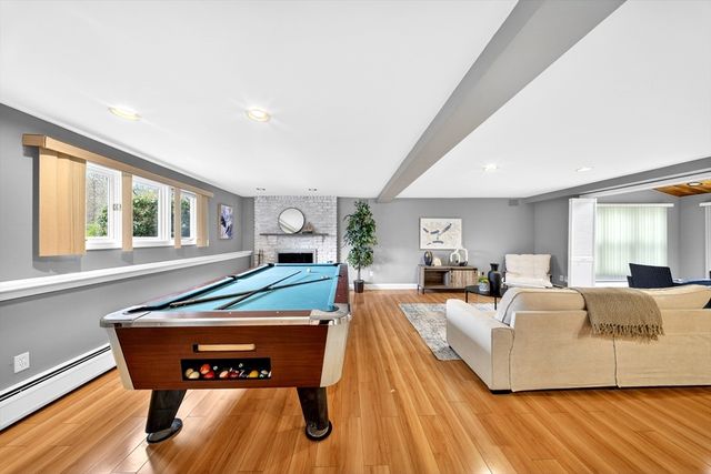 814 Sharps Lot Rd, Swansea, MA 02777