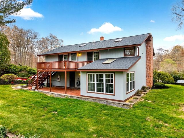 814 Sharps Lot Rd, Swansea, MA 02777