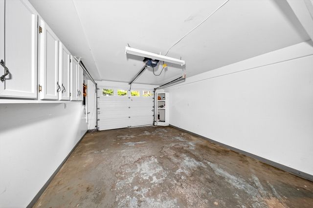 814 Sharps Lot Rd, Swansea, MA 02777
