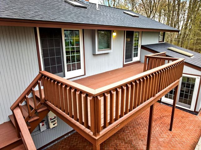 814 Sharps Lot Rd, Swansea, MA 02777