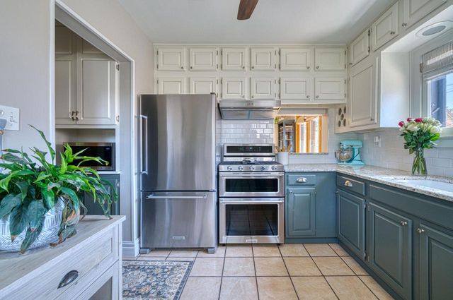 426 N 70th STREET, Wauwatosa, WI 53213