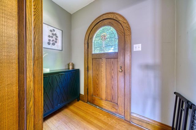 426 N 70th STREET, Wauwatosa, WI 53213