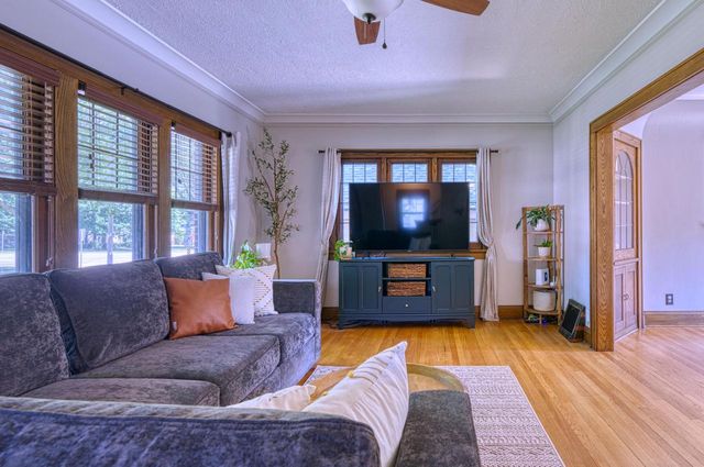 426 N 70th STREET, Wauwatosa, WI 53213