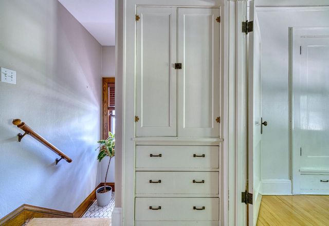 426 N 70th STREET, Wauwatosa, WI 53213