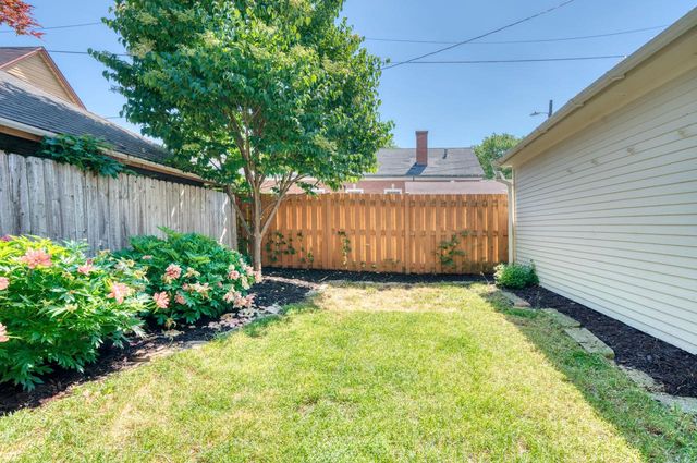 426 N 70th STREET, Wauwatosa, WI 53213