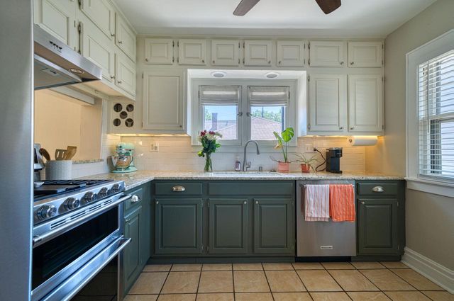 426 N 70th STREET, Wauwatosa, WI 53213