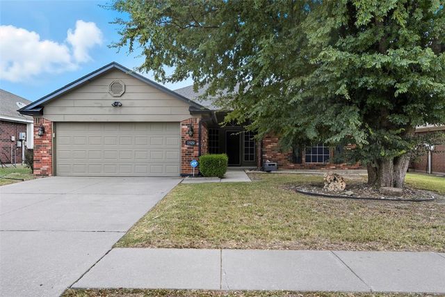 2520 Port Rush Drive, Moore, OK 73160