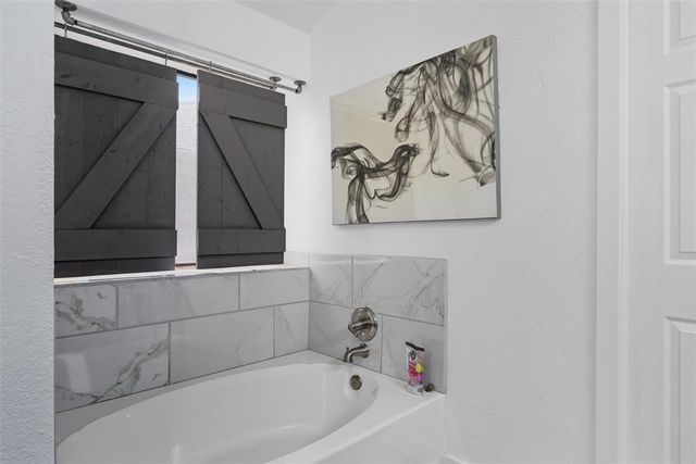 2520 Port Rush Drive, Moore, OK 73160