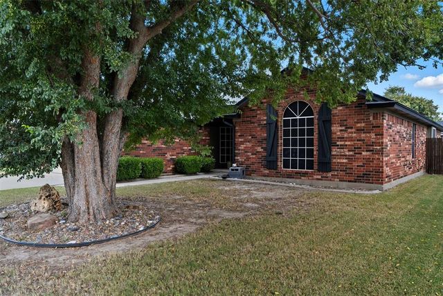 2520 Port Rush Drive, Moore, OK 73160