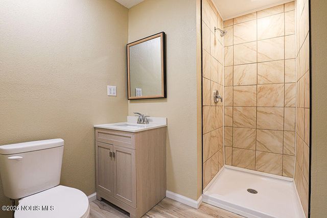 2121 Airport Highway, Toledo, OH 43609