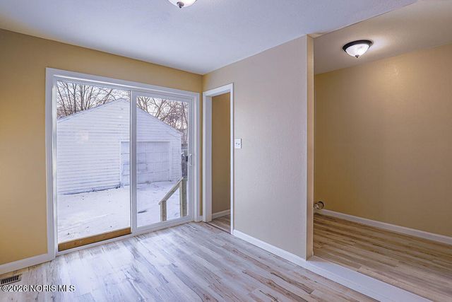 2121 Airport Highway, Toledo, OH 43609