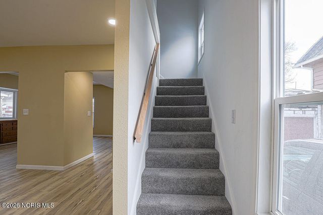 2121 Airport Highway, Toledo, OH 43609