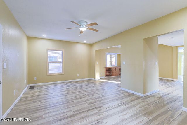 2121 Airport Highway, Toledo, OH 43609