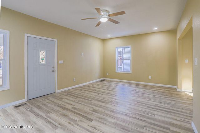 2121 Airport Highway, Toledo, OH 43609