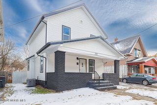 2121 Airport Highway, Toledo, OH 43609