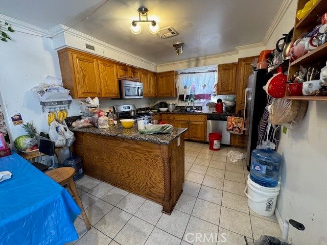 12112 Hoyt Street, Sylmar, CA 91342