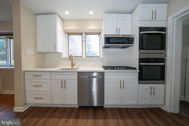 1457 MANOA RD, Wynnewood, PA 19096