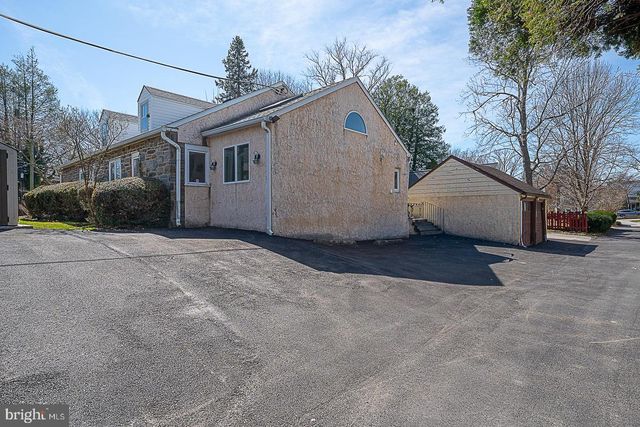 1457 MANOA RD, Wynnewood, PA 19096