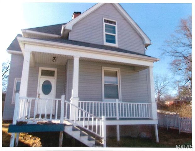 815 S CHARLES Street, Belleville, IL 62220