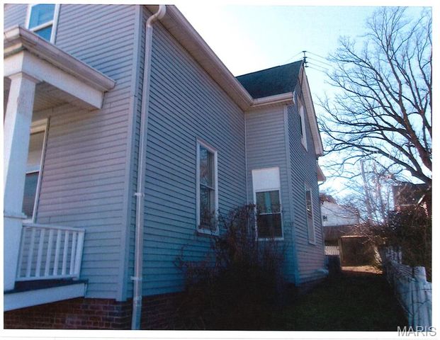 815 S CHARLES Street, Belleville, IL 62220