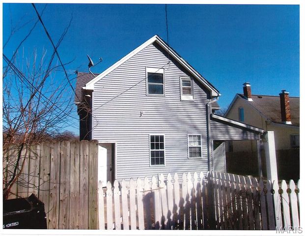 815 S CHARLES Street, Belleville, IL 62220