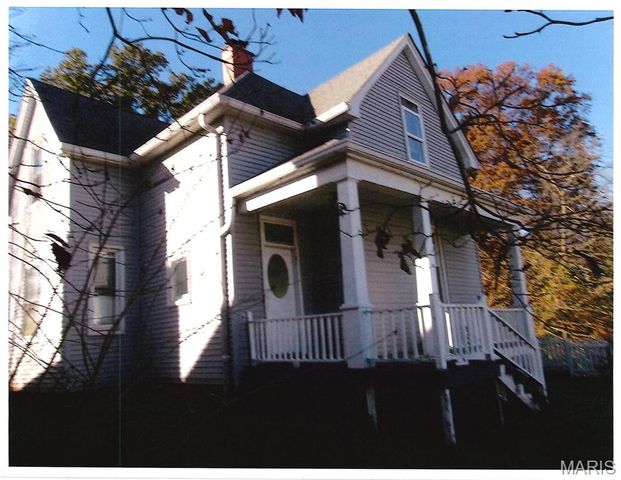 815 S CHARLES Street, Belleville, IL 62220