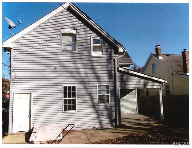 815 S CHARLES Street, Belleville, IL 62220