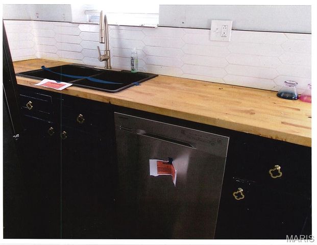 815 S CHARLES Street, Belleville, IL 62220