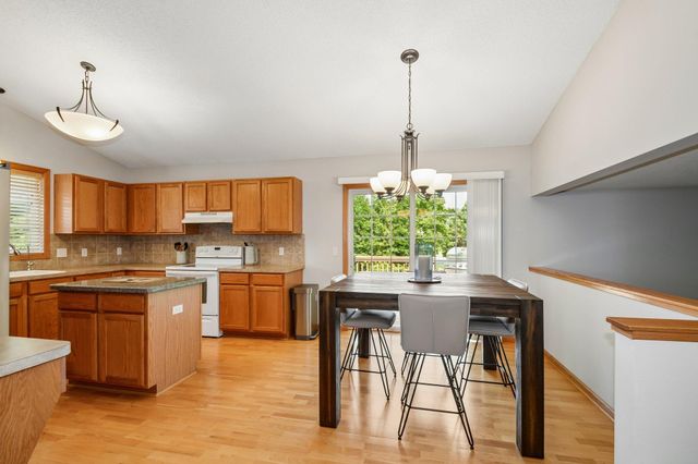 16218 Parkview Drive SE, Prior Lake, MN 55372