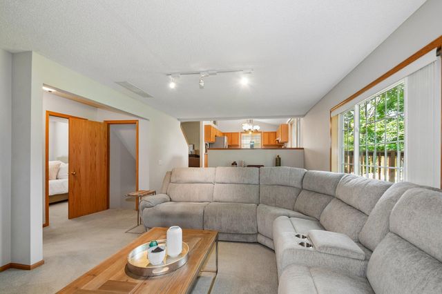 16218 Parkview Drive SE, Prior Lake, MN 55372