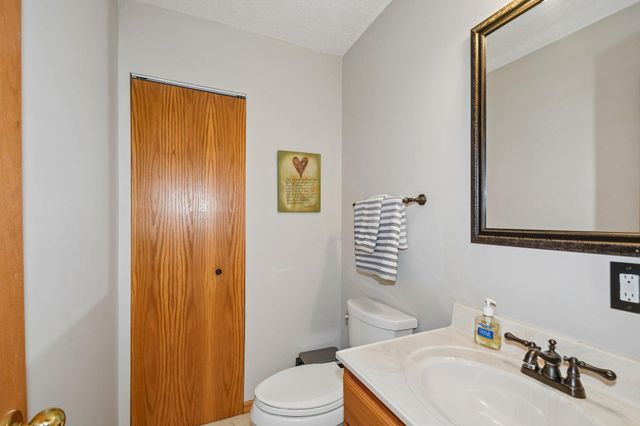 16218 Parkview Drive SE, Prior Lake, MN 55372