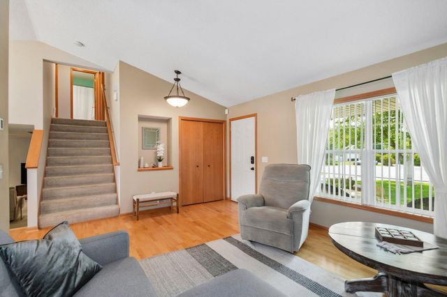 16218 Parkview Drive SE, Prior Lake, MN 55372