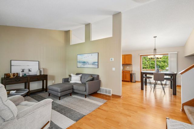 16218 Parkview Drive SE, Prior Lake, MN 55372