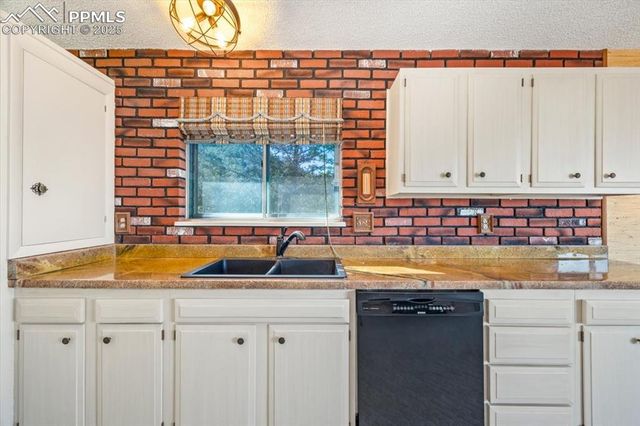 1404 Gold Camp Road, Colorado Springs, CO 80906