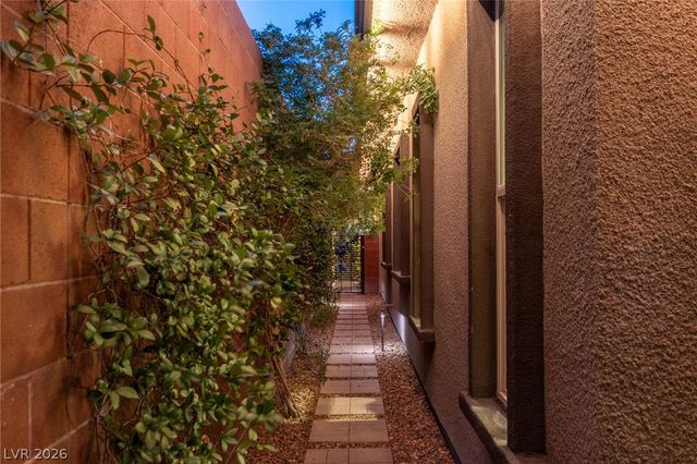 10167 Copper Edge Road, Las Vegas, NV 89148