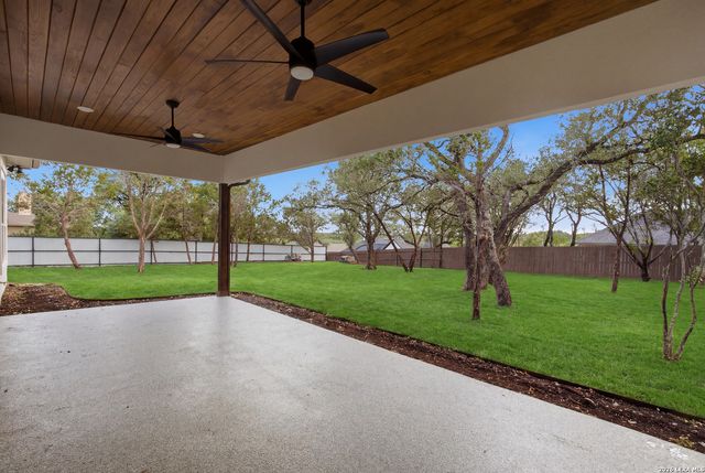 1316 Spruce Ln, Fischer, TX 78623
