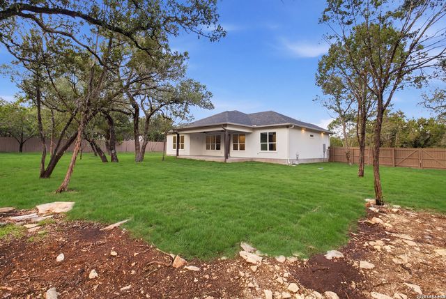 1316 Spruce Ln, Fischer, TX 78623