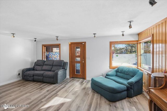 3208 Oregon Drive, Anchorage, AK 99517