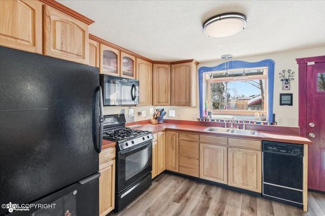 3208 Oregon Drive, Anchorage, AK 99517