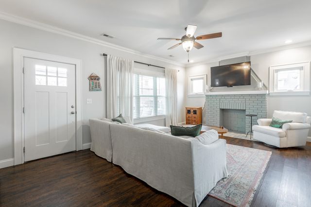 2105 E 12th Street, Chattanooga, TN 37404