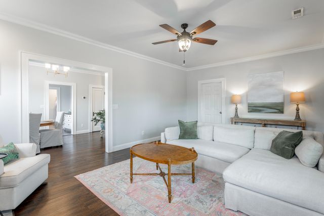 2105 E 12th Street, Chattanooga, TN 37404