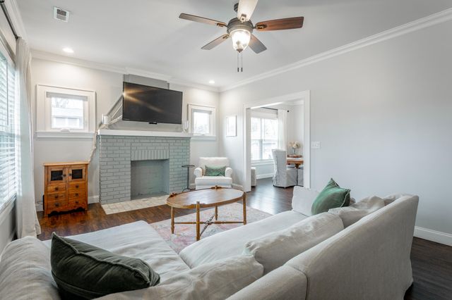 2105 E 12th Street, Chattanooga, TN 37404