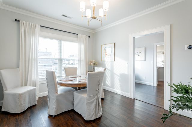 2105 E 12th Street, Chattanooga, TN 37404