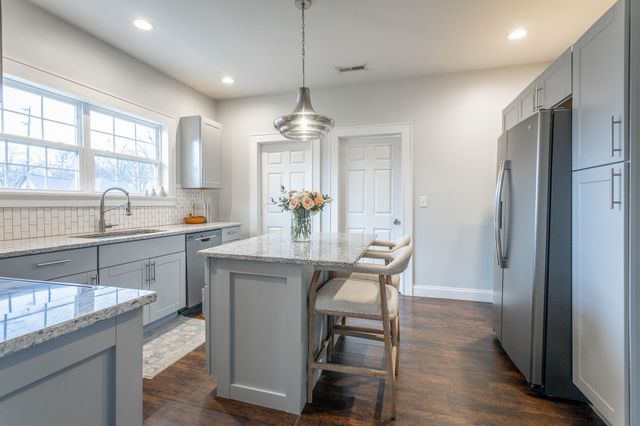 2105 E 12th Street, Chattanooga, TN 37404