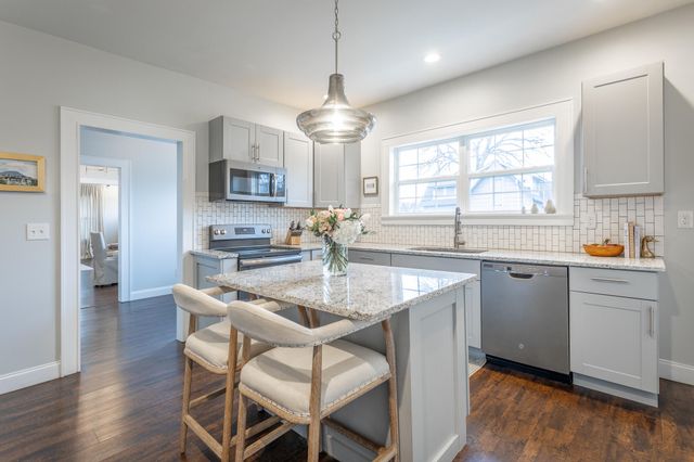 2105 E 12th Street, Chattanooga, TN 37404