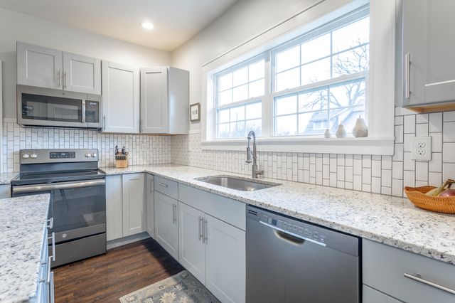 2105 E 12th Street, Chattanooga, TN 37404