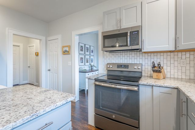 2105 E 12th Street, Chattanooga, TN 37404