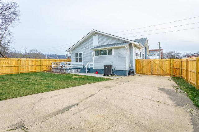 2105 E 12th Street, Chattanooga, TN 37404