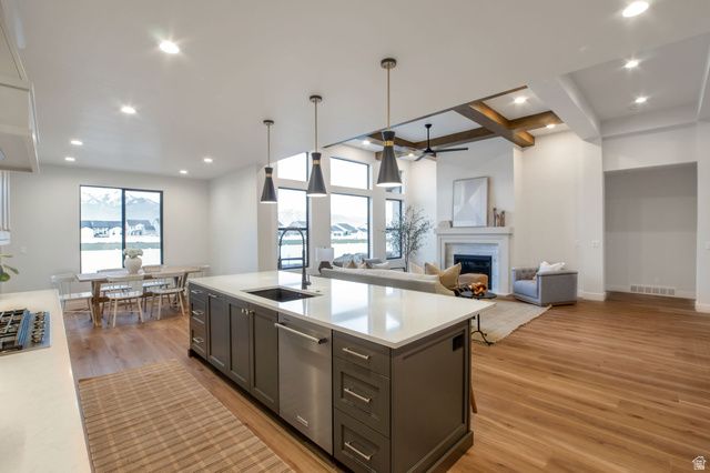 298 N AMBER LN, Layton, UT 84041