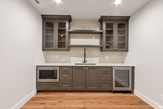 298 N AMBER LN, Layton, UT 84041